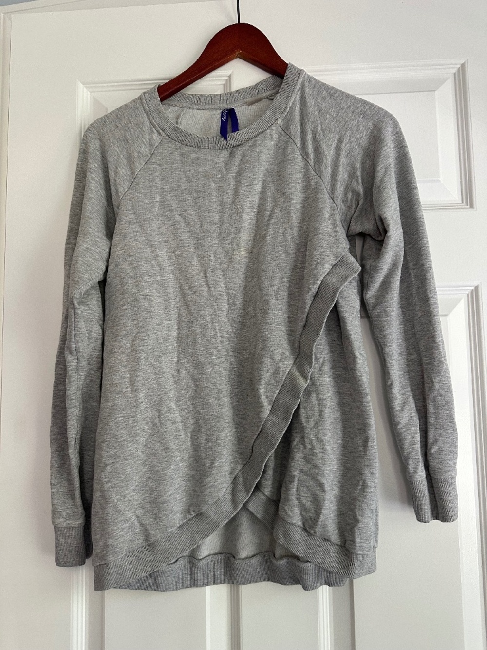 Seraphine maternity/nursing sweatshirt